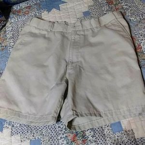 Sale $7. Men's very nice shorts